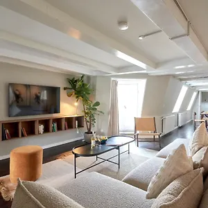 luxury-penthouse-private-balcony-heart-of-copenhagen.copenhagenhotelselect.com/